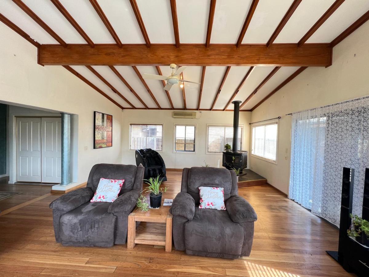 Cosy 4Br Home 15 Minutes Away From Melbourne Airport St Albans Экстерьер фото