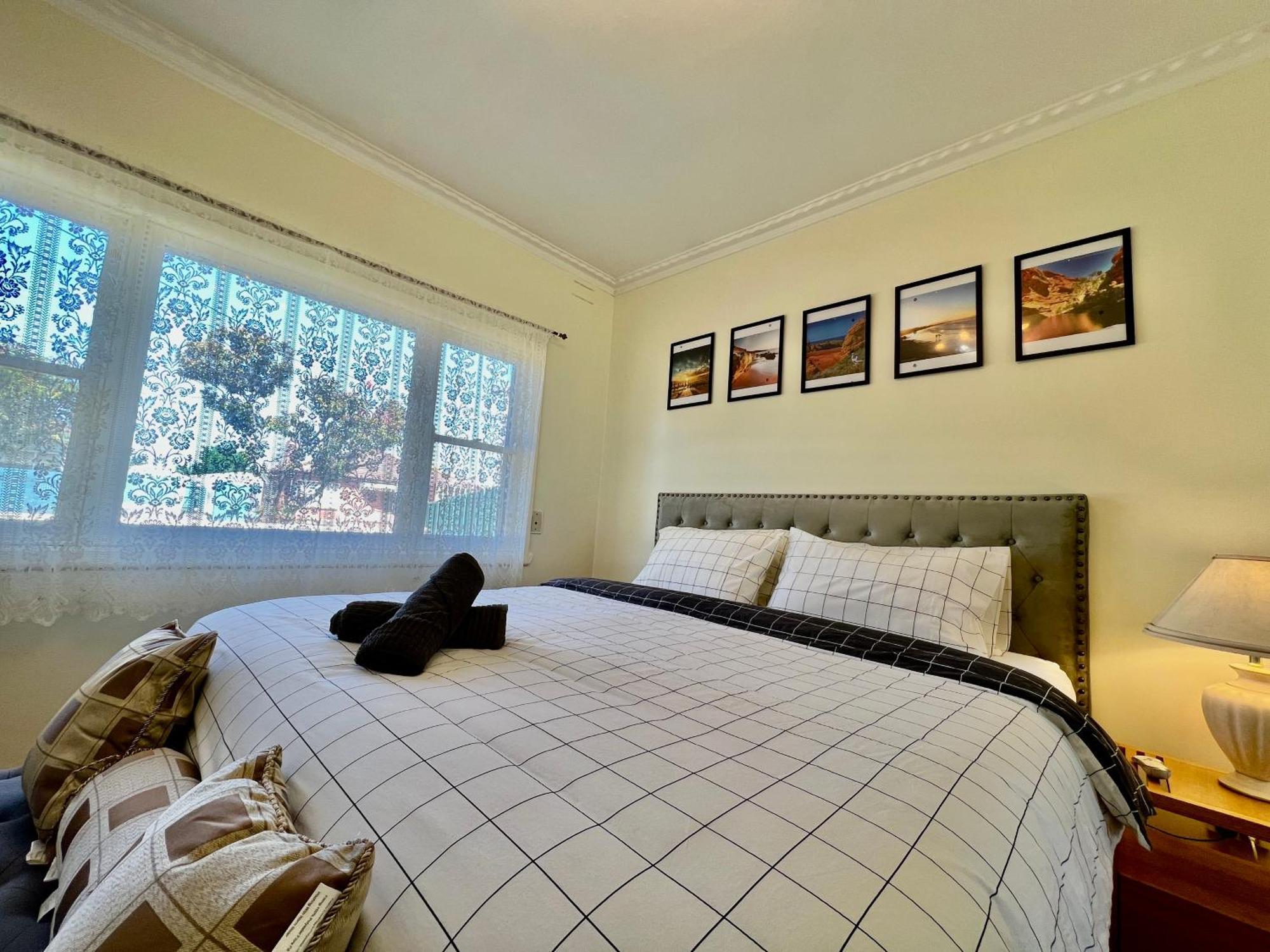 Cosy 4Br Home 15 Minutes Away From Melbourne Airport St Albans Экстерьер фото
