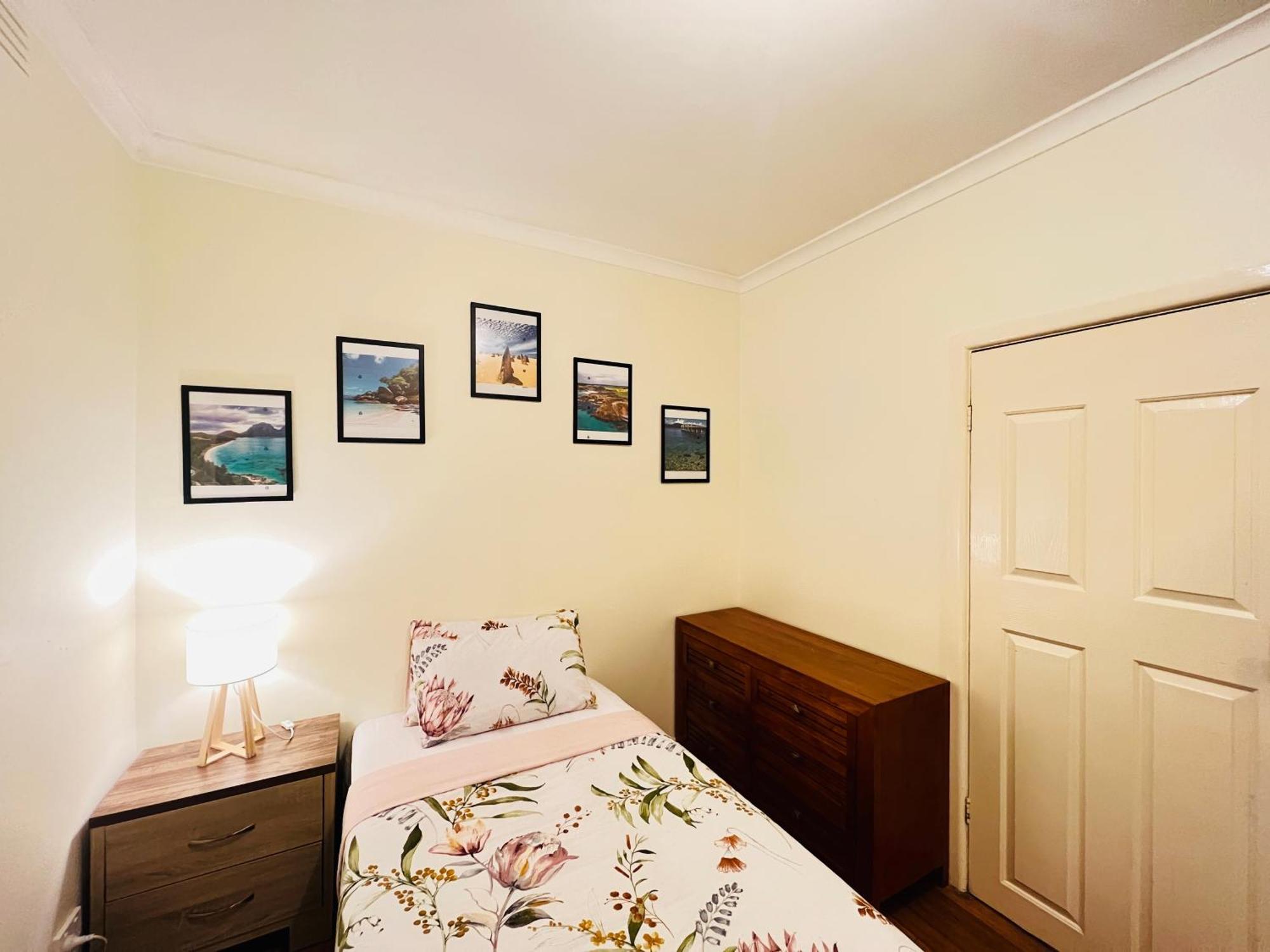 Cosy 4Br Home 15 Minutes Away From Melbourne Airport St Albans Экстерьер фото
