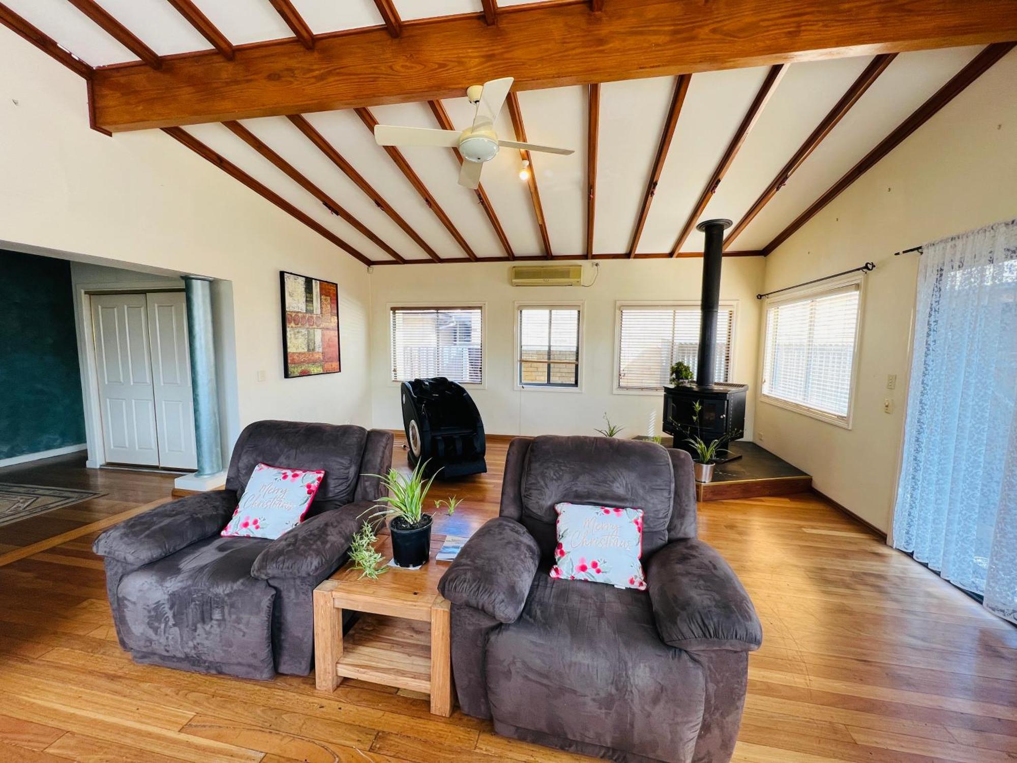 Cosy 4Br Home 15 Minutes Away From Melbourne Airport St Albans Экстерьер фото