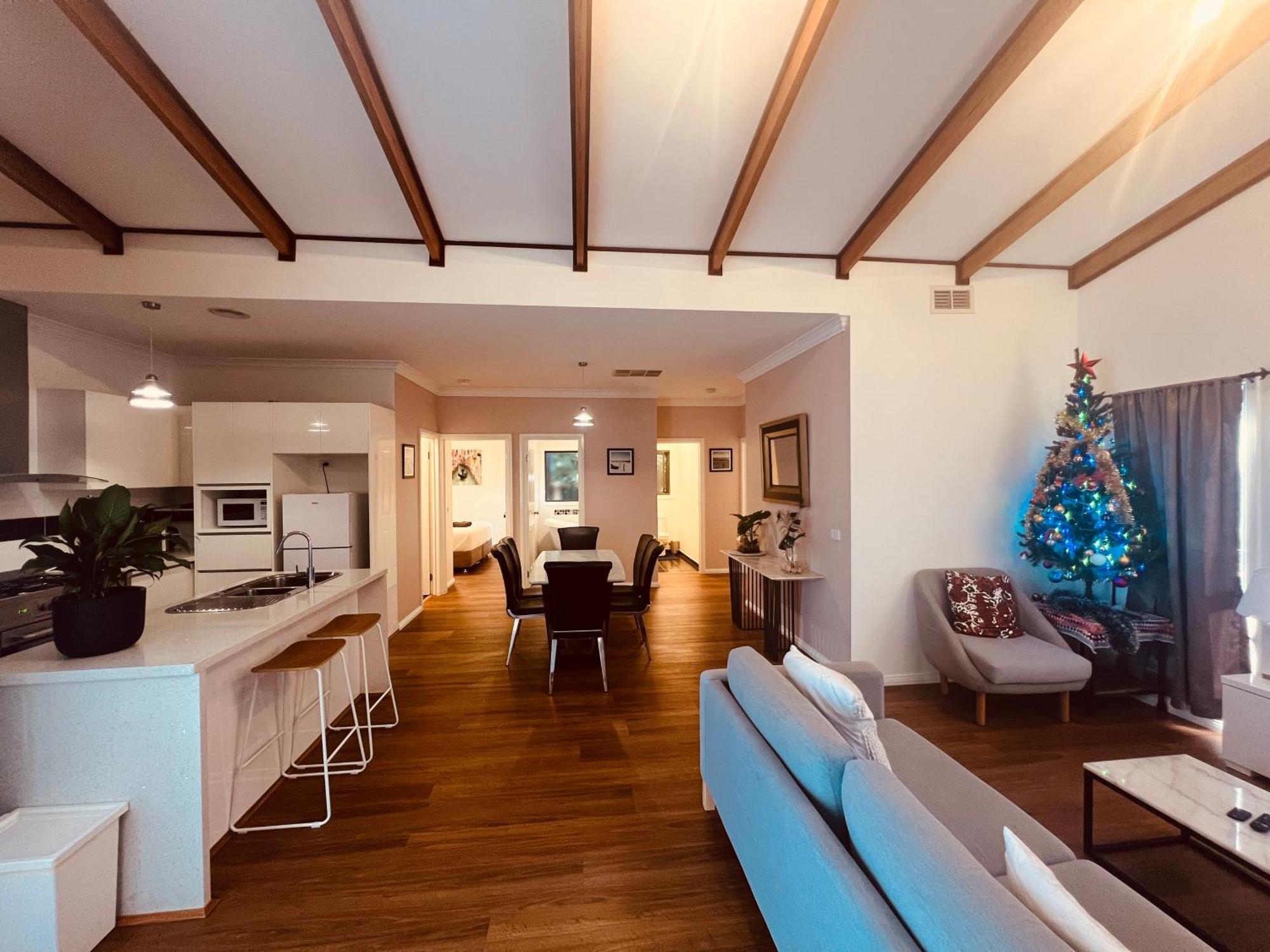 Cosy 4Br Home 15 Minutes Away From Melbourne Airport St Albans Экстерьер фото