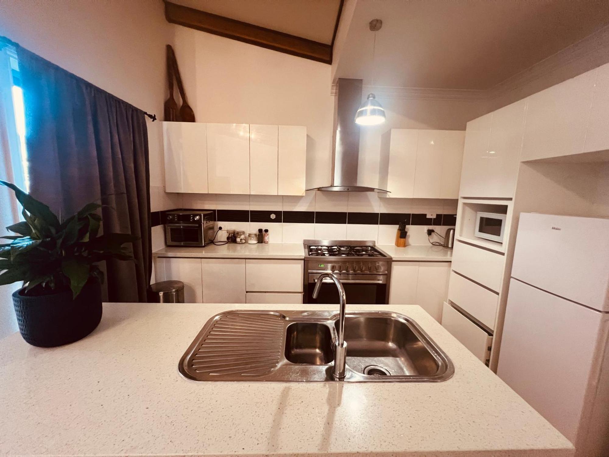 Cosy 4Br Home 15 Minutes Away From Melbourne Airport St Albans Экстерьер фото