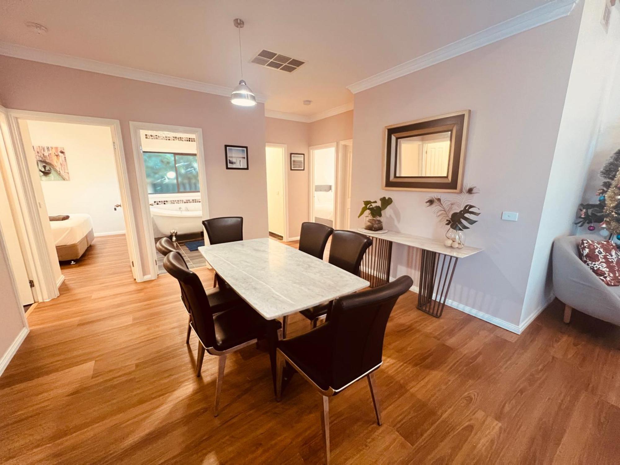 Cosy 4Br Home 15 Minutes Away From Melbourne Airport St Albans Экстерьер фото