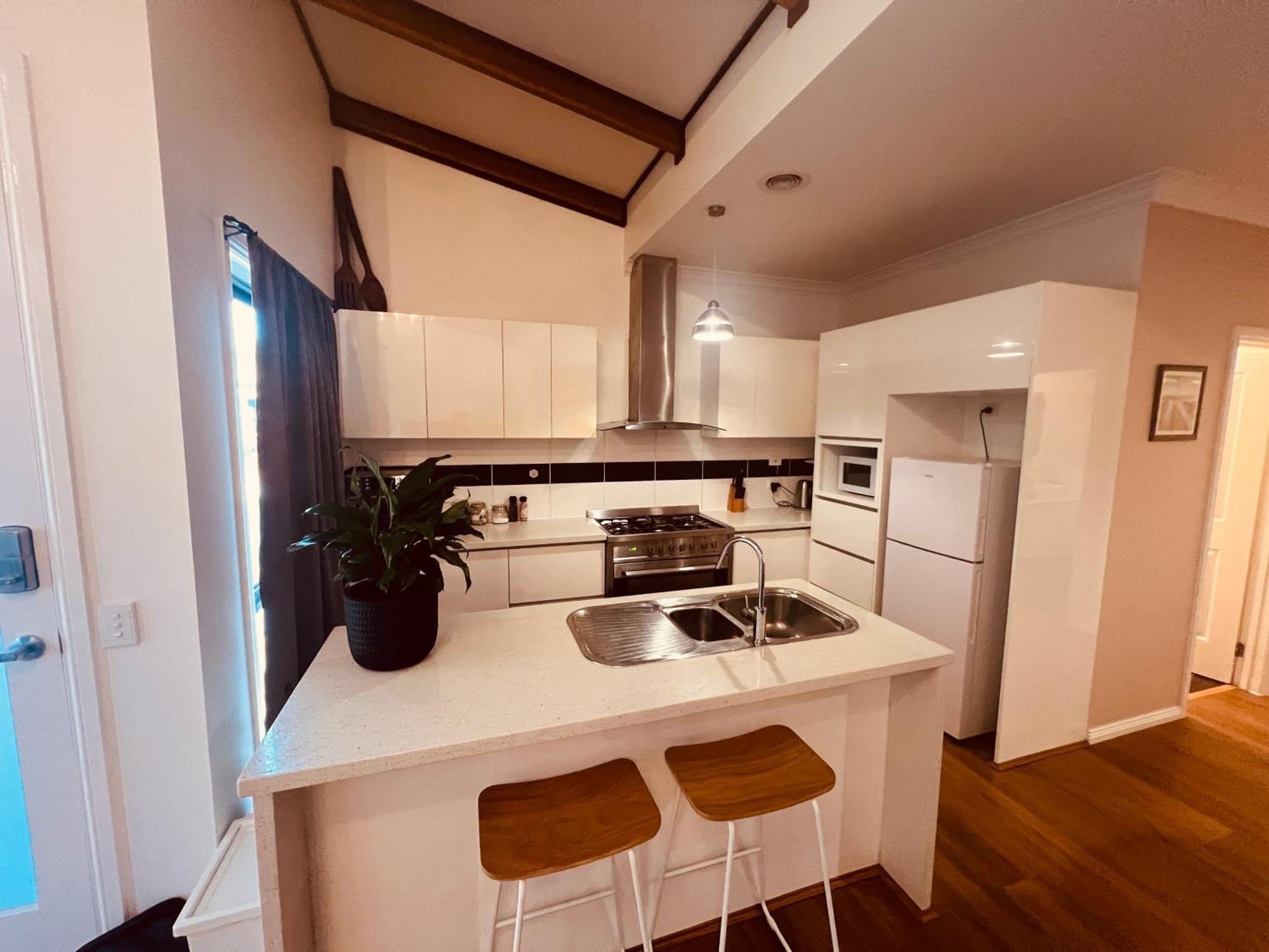 Cosy 4Br Home 15 Minutes Away From Melbourne Airport St Albans Экстерьер фото