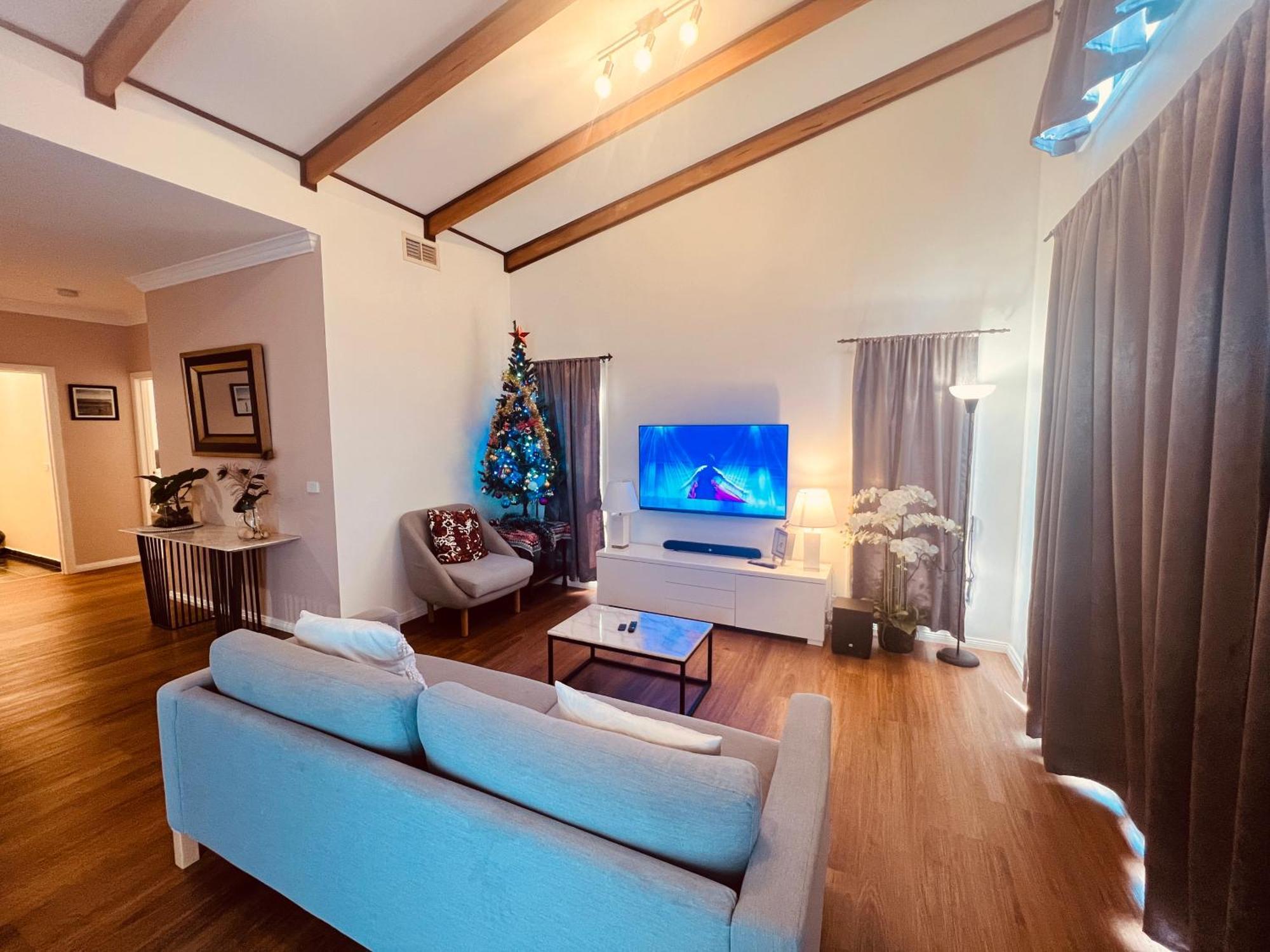 Cosy 4Br Home 15 Minutes Away From Melbourne Airport St Albans Экстерьер фото
