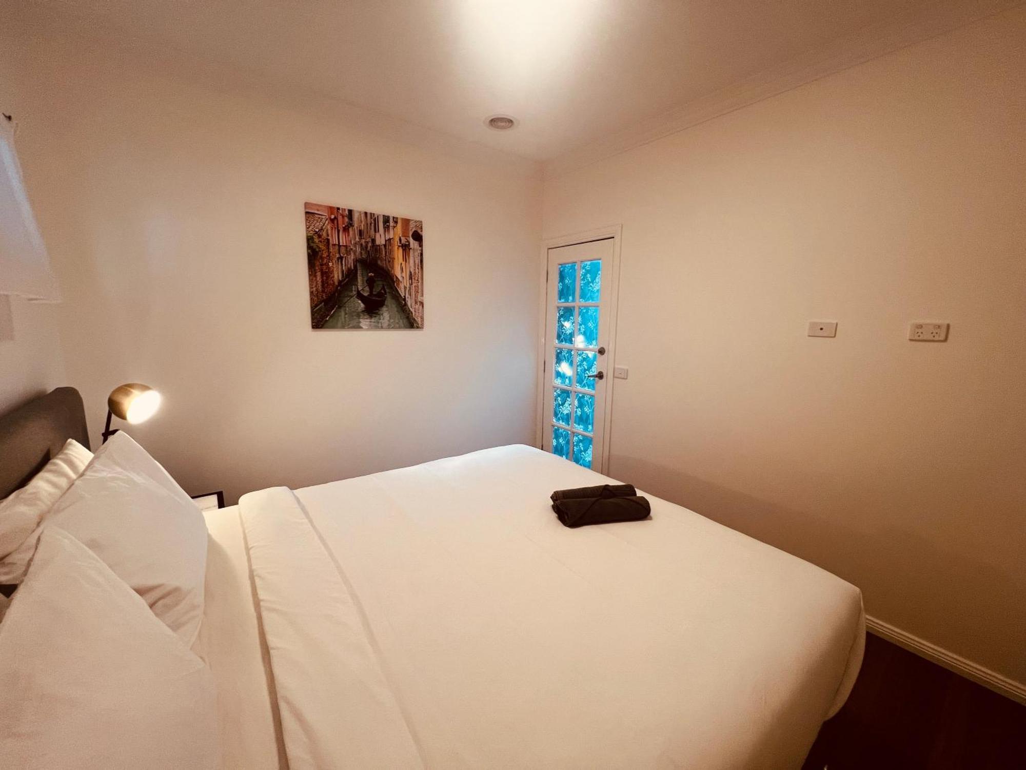 Cosy 4Br Home 15 Minutes Away From Melbourne Airport St Albans Экстерьер фото