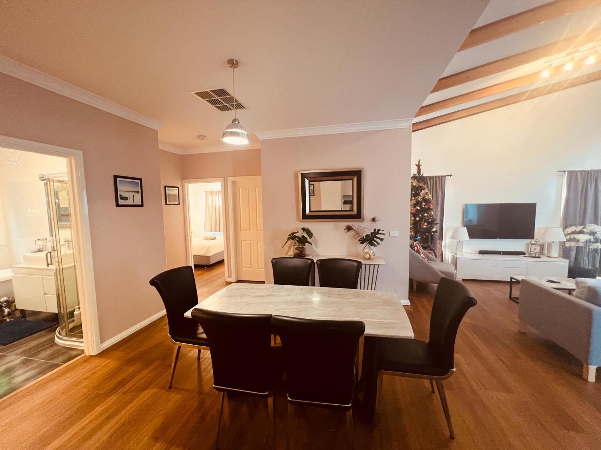 Cosy 4Br Home 15 Minutes Away From Melbourne Airport St Albans Экстерьер фото