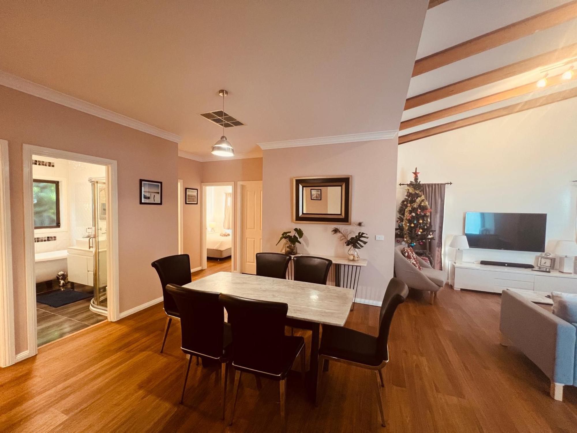 Cosy 4Br Home 15 Minutes Away From Melbourne Airport St Albans Экстерьер фото